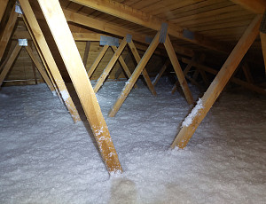 Zateplení bytového domu pomocí foukané izolace